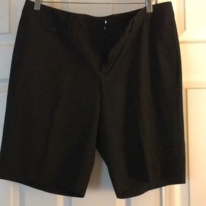 New stretch 🩳 shorts an black by Gap